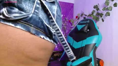 Niawk online show from December 2025 05:08:02 PM