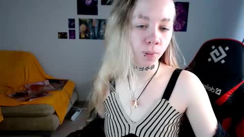 nica_kawaii online show from March 2026 06:28:01 AM