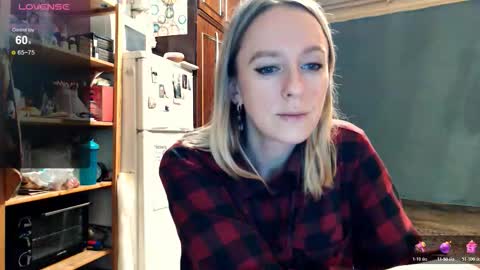 Kathrine online show from October 2025 07:04:02 PM