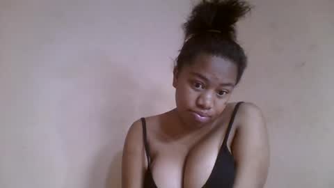 Snapshot of nicelly01 chatting on June 2026 05:59:01 AM nicelly01 online show from June 2026 05:59:01 AM