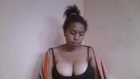 Snapshot of nicelly01 chatting on June 2026 06:39:01 PM nicelly01 online show from June 2026 06:39:01 PM