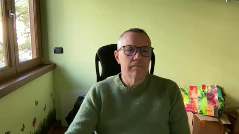 Snapshot of niceshy_71 chatting on December 2025 10:31:01 AM Andrew online show from December 2025 10:31:01 AM