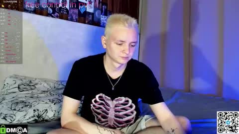 nick_kule online show from December 2025 11:32:01 PM