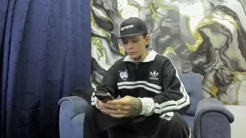 Snapshot of nick_straightboy chatting on June 2026 04:14:02 AM Nick online show from June 2026 04:14:02 AM