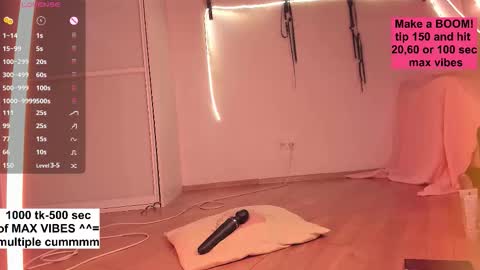 Karolina online show from November 2025 09:45:01 AM