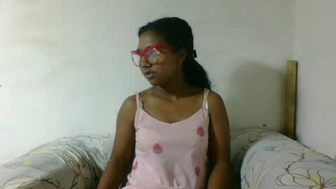 nickiqqyuu online show from August 2026 12:57:02 AM