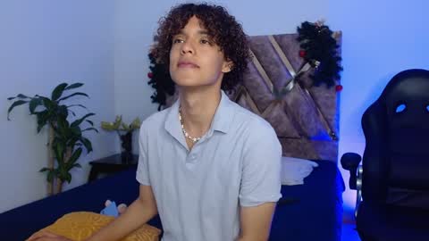 Snapshot of nickolas_moon chatting on December 2024 05:34:01 PM Nickolas Muoz online show from December 2024 05:34:01 PM