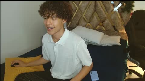 Snapshot of nickolas_moon chatting on December 2024 09:28:02 PM Nickolas Muoz online show from December 2024 09:28:02 PM