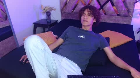 Snapshot of nickolas_moon chatting on February 2025 02:45:01 PM Nickolas Muoz online show from February 2025 02:45:01 PM