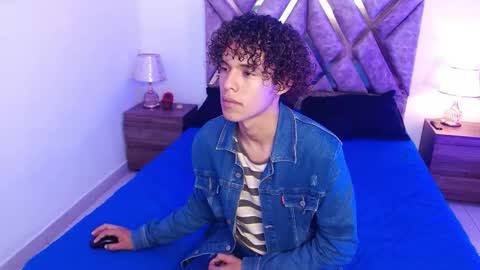 Snapshot of nickolas_moon chatting on September 2025 03:01:02 PM Nickolas Muoz online show from September 2025 03:01:02 PM