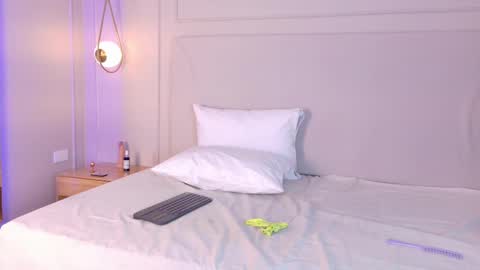 nicky_belmonth online show from December 2024 04:32:01 PM