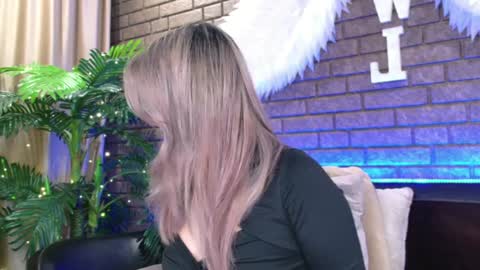 Snapshot of nicky_owl chatting on January 2025 06:21:01 AM Today is my 41st birthday And in 2 hours Im waiting for you on the stream Stock up on tokens and a good mood Nicky online show from January 2025 06:21:01 AM