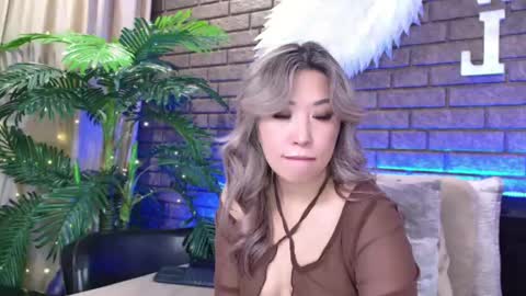 Snapshot of nicky_owl chatting on February 2025 12:55:02 PM Today is my 41st birthday And in 2 hours Im waiting for you on the stream Stock up on tokens and a good mood Nicky online show from February 2025 12:55:02 PM