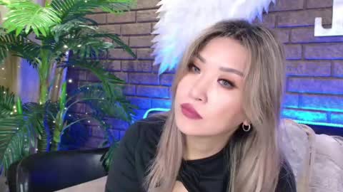 Snapshot of nicky_owl chatting on March 2025 12:53:02 PM Today is my 41st birthday And in 2 hours Im waiting for you on the stream Stock up on tokens and a good mood Nicky online show from March 2025 12:53:02 PM