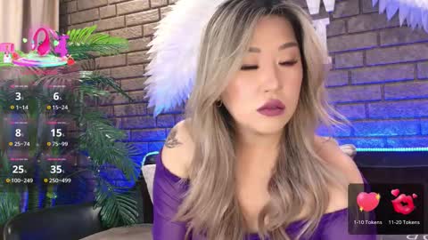 Snapshot of nicky_owl chatting on October 2025 11:17:01 AM Today is my 41st birthday And in 2 hours Im waiting for you on the stream Stock up on tokens and a good mood Nicky online show from October 2025 11:17:01 AM