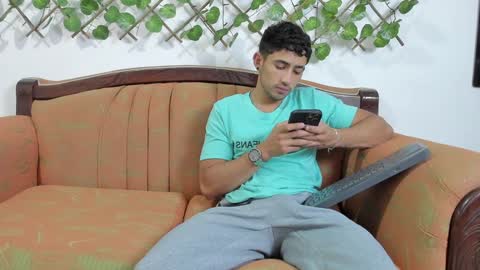 nicky online show from December 2024 08:00:01 PM