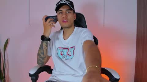 Nicky  online show from October 2025 12:04:02 PM