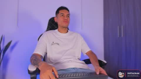 Nicky  online show from October 2025 11:54:01 AM