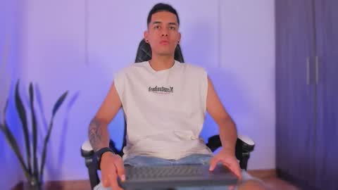 Nicky  online show from November 2025 01:01:02 PM