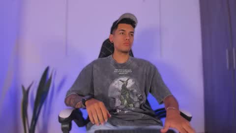 Nicky  online show from November 2025 12:04:02 PM