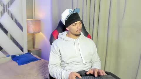 nico_blaze7 online show from November 2025 07:38:01 PM