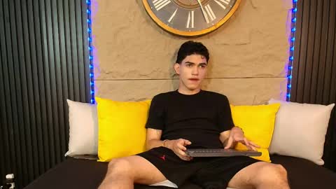 Snapshot of nico_monroet chatting on April 2026 08:55:01 PM nico_monroet online show from April 2026 08:55:01 PM
