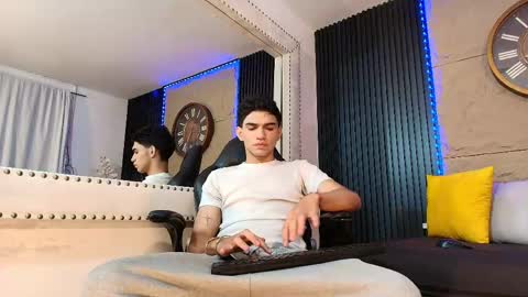Snapshot of nico_monroet chatting on April 2026 09:39:01 PM nico_monroet online show from April 2026 09:39:01 PM