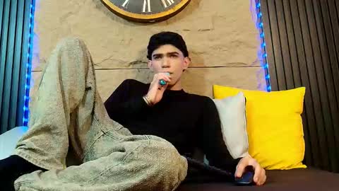 Snapshot of nico_monroet chatting on May 2026 10:17:01 PM nico_monroet online show from May 2026 10:17:01 PM