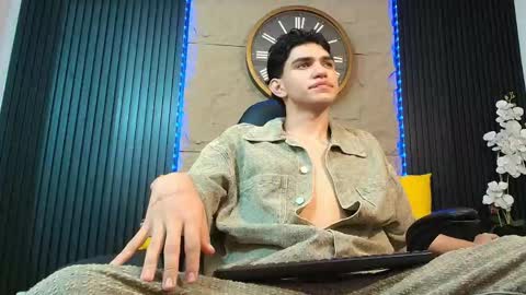 Snapshot of nico_monroet chatting on May 2026 11:45:02 PM nico_monroet online show from May 2026 11:45:02 PM