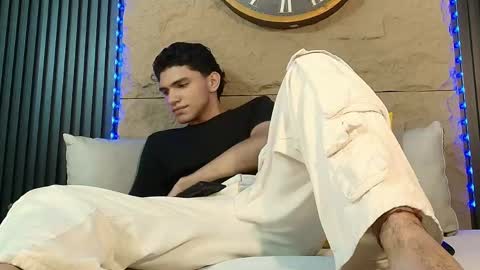 Snapshot of nico_monroet chatting on May 2026 10:40:02 PM nico_monroet online show from May 2026 10:40:02 PM