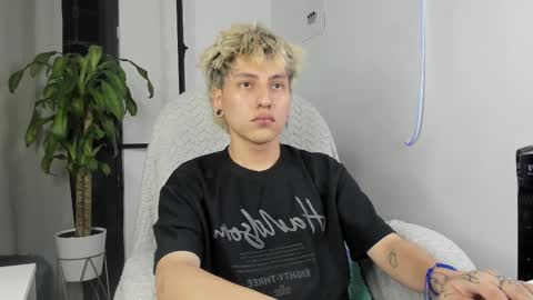 Nico  online show from October 2025 05:57:02 AM