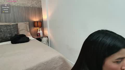 Nicol Alvarez online show from November 2025 07:56:02 PM