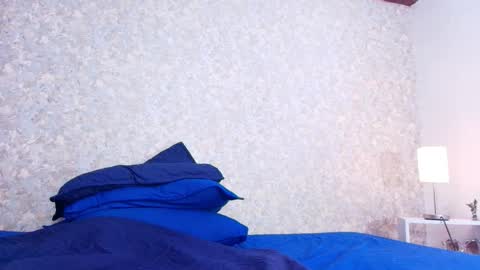 Nicol online show from November 2025 03:31:02 AM