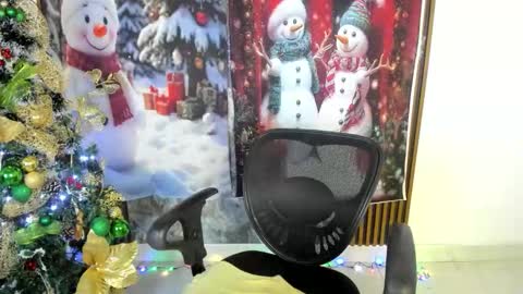 Snapshot of nicol_jone chatting on November 2025 08:35:02 PM Nicol sanchez online show from November 2025 08:35:02 PM