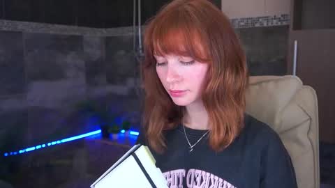 Nicol Moonn online show from November 2025 07:07:01 AM