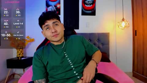 nicolas_james_sc online show from November 2025 01:43:01 PM