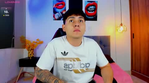 nicolas_james_sc online show from December 2025 01:50:02 PM