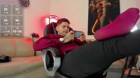 Nicolas Fellener online show from February 2026 06:22:01 AM