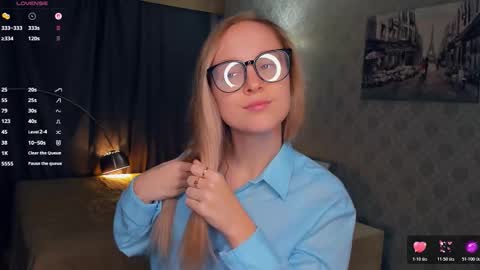 Nicoletta online show from November 2025 06:42:02 PM