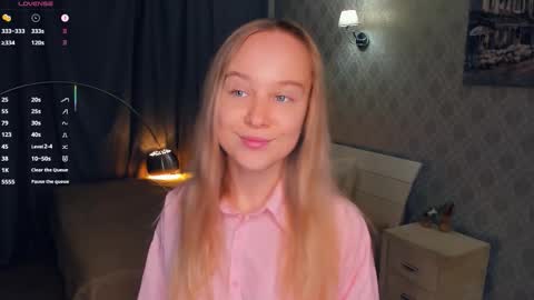 Nicoletta online show from November 2025 05:07:01 PM