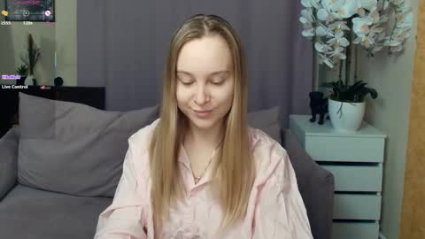 Nicoletta online show from January 2026 07:05:02 PM