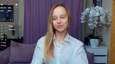 Nicoletta online show from April 2026 06:41:01 PM
