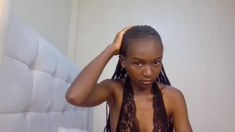 nicole161117 online show from March 2026 08:29:01 AM