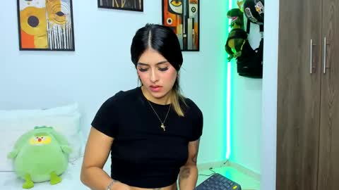 Snapshot of nicole_duran3095 chatting on January 2025 05:16:01 AM Nick online show from January 2025 05:16:01 AM