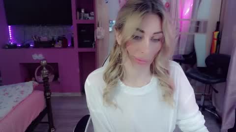 Snapshot of nicole_g0ld_ chatting on May 2026 07:59:02 PM Nicole online show from May 2026 07:59:02 PM