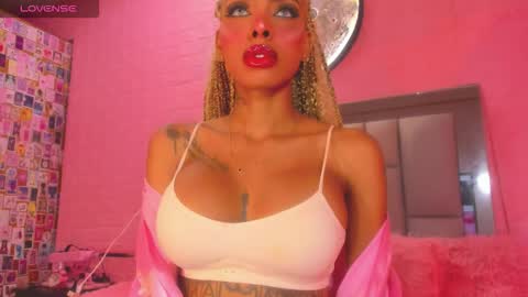 Snapshot of nicole_rosales chatting on September 2025 03:06:02 AM nicole_rosales online show from September 2025 03:06:02 AM