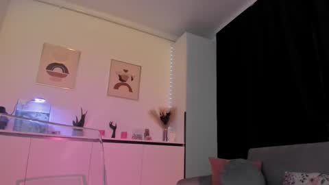 nicoleirisxxx online show from October 2025 05:52:02 AM