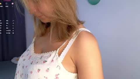 Nicole online show from April 2026 06:49:02 PM