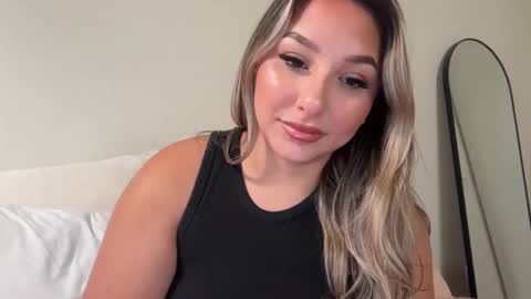 nicolelovesyou444 online show from September 2025 11:35:01 AM