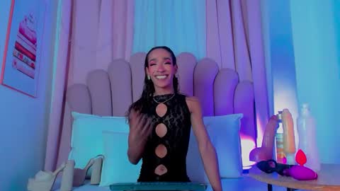 nicolemadrird online show from September 2025 03:30:02 AM